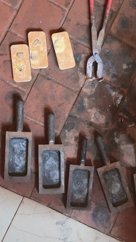 Gold bars & smelting